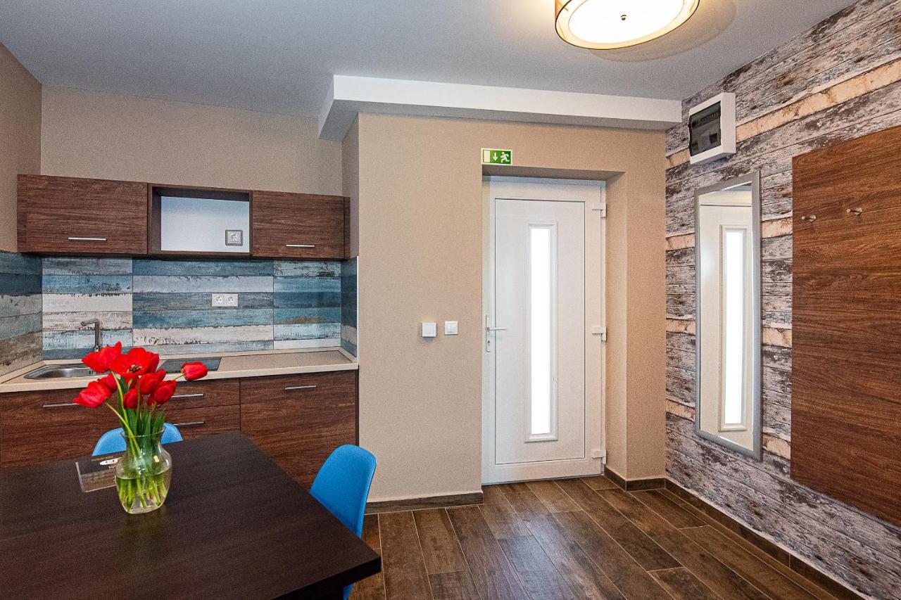 Aranyszarvas Panzio, Etterem Es Grillterasz Apartment Exterior photo